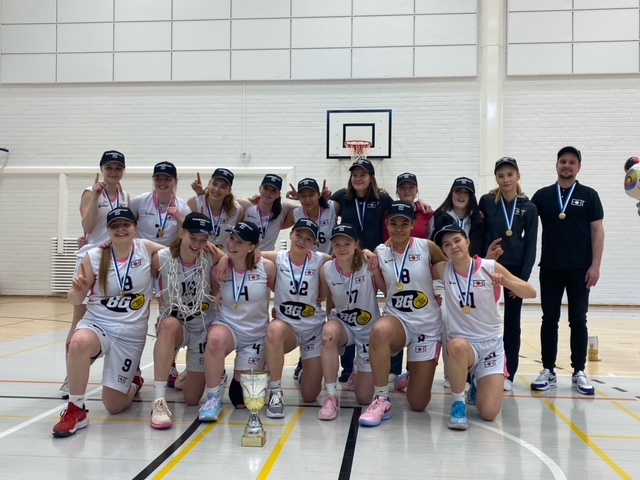 Espoo Basket Team ja Drive Basketball Academy Black ovat 19-vuotiaiden Suomen mestarit