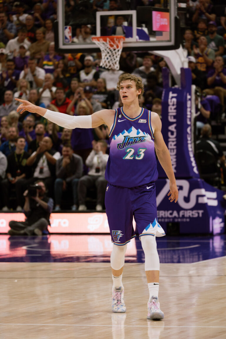 Jazz hurjasteli 139 pisteellä Lakersin kumoon – Markkanen naulasi 23 pistettä