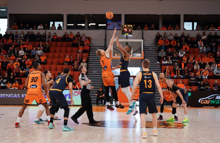Korisliiga-finaalit käyntiin: Seagulls ryöväsi Kauhajoen kotiedun välittömästi