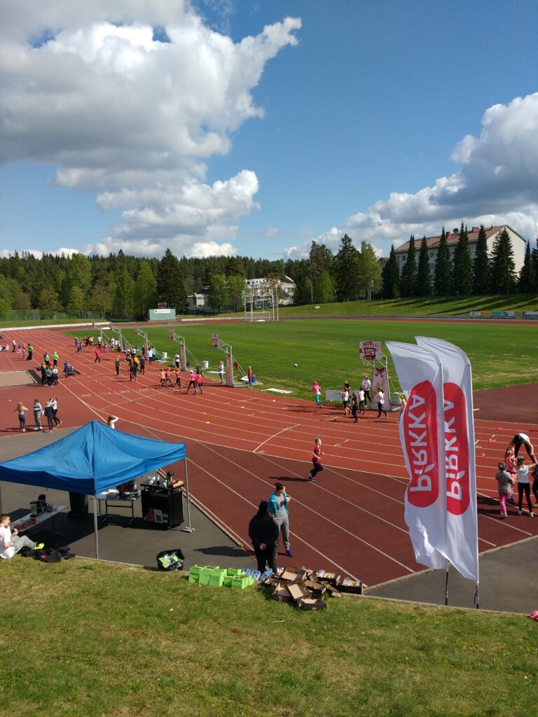 Pirkka Street Basket Kouvolassa – 450 alakoululaista osallistui katukoriskiertueen tapahtumaan