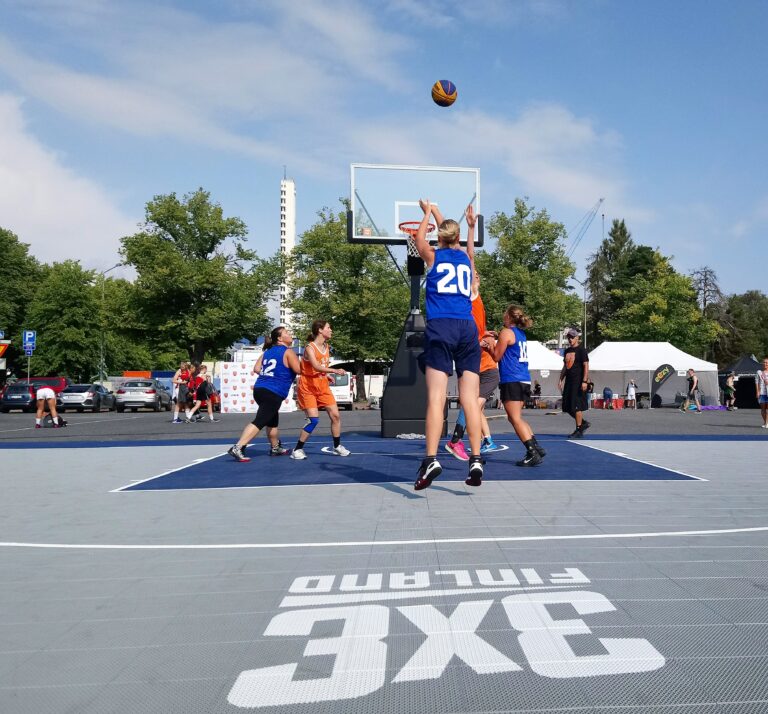 3×3 SM-kiertueen viimeinen osakilpailu pelattiin Helsingissä Eezy Basketissa