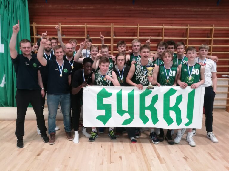 Sykki juhlii 17-vuotiaiden poikien Suomen mestaruutta