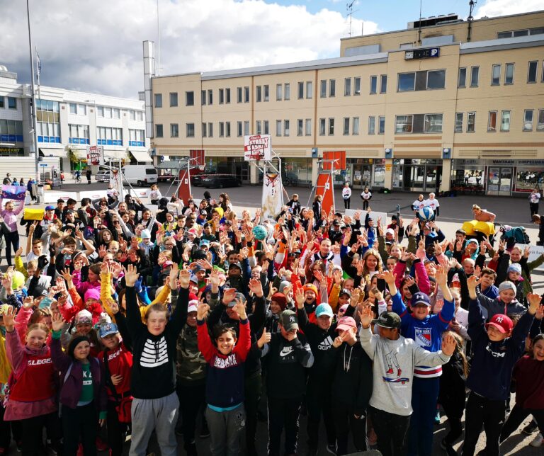 Katukorista ja kannustushuutoja – Pirkka Street Basket Tikkurilassa