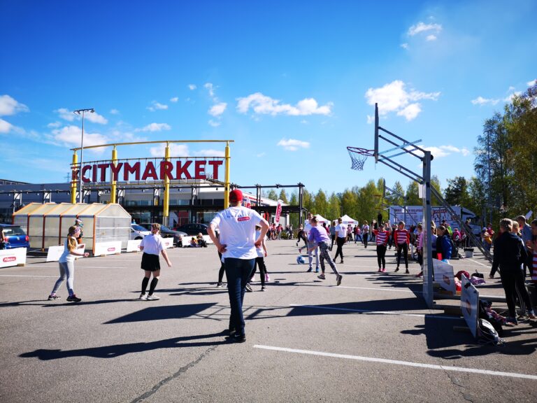 Aurinkoinen Pirkka Street Basket Lappeenrannassa