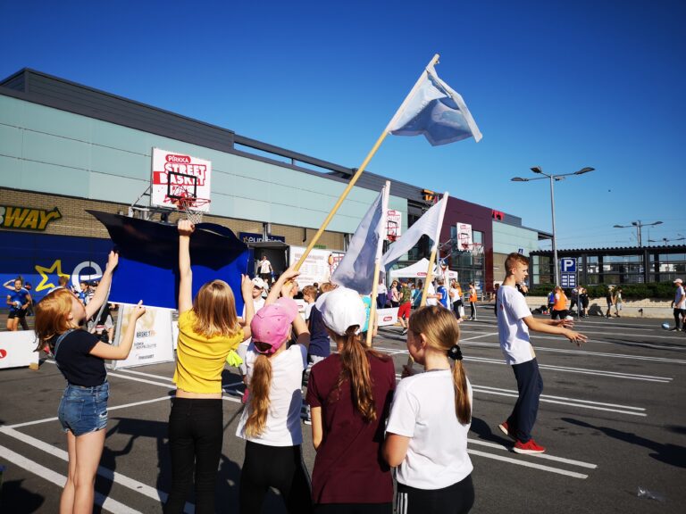 Pirkka Street Basket liikutti alakoululaisia Raumalla