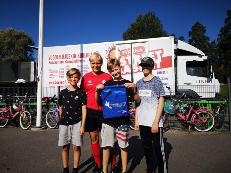 Katukorista ja kannustushuutoja – Pirkka Street Basket Espoonlahden urheilupuistossa