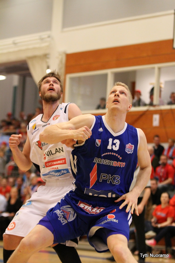 Juho Nenonen siirtyy Lapuan Korikobriin