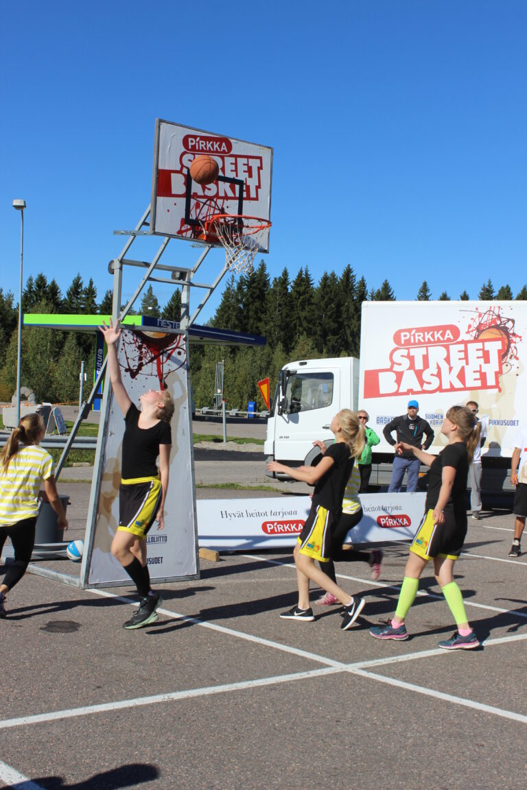 Pirkka Street Basket liikutti koululaisia Heinolassa