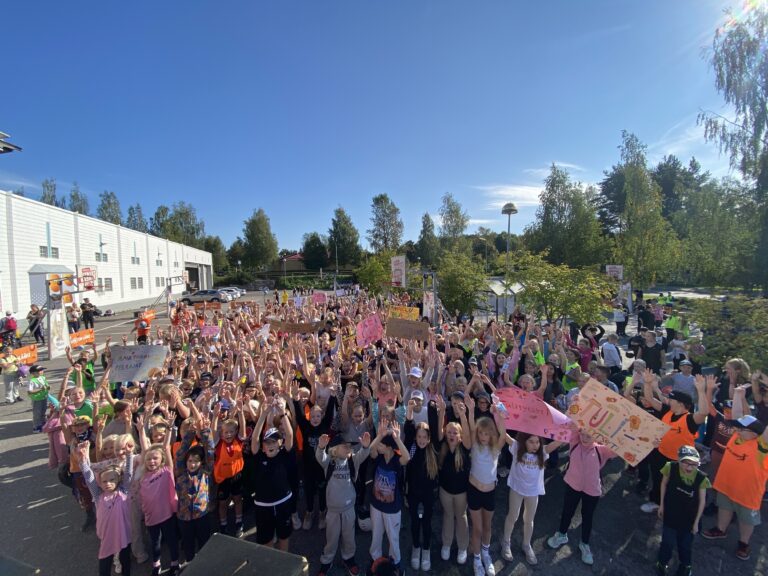 Aurinkoinen Pirkka Street Basket -tapahtuma Nokialla