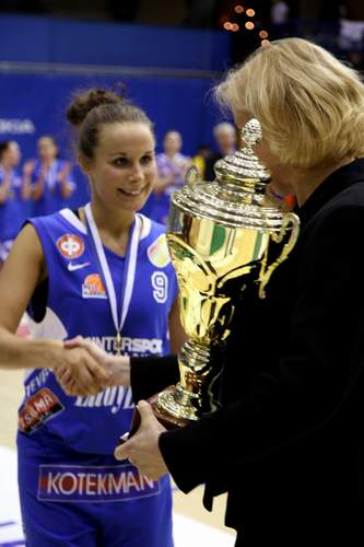Peli-Karhut cupin mestariksi Lisa Leen komennossa