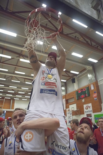Väkivahva Bisons ylivoimaisesti Suomen mestariksi viidennessä ottelussa