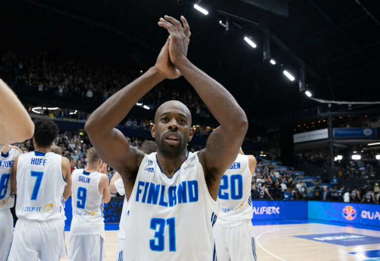 Susijengin sähikäinen Jamar Wilson lyö pelitossut naulaan