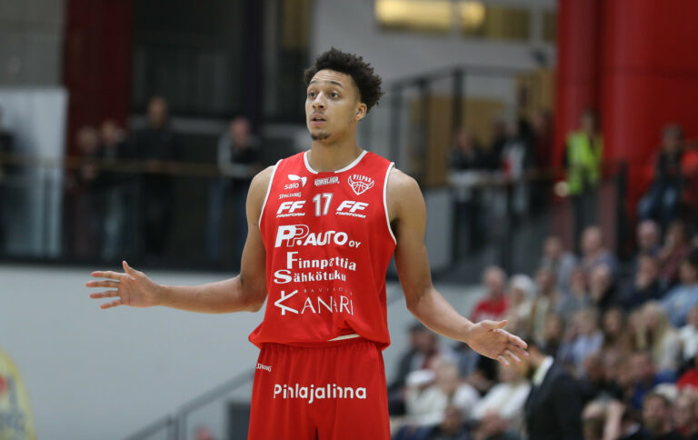 Vilppaan hurja syyslento jatkuu, nyt jyrän alle jäi hallitseva mestari Karhu Basket