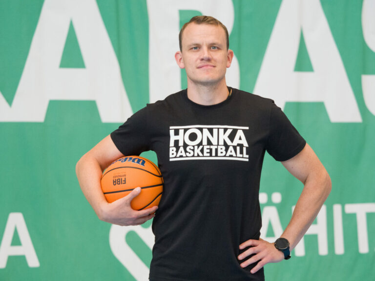 Jouko Järvinen Tapiolan Hongan valmennukseen