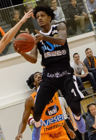 Jamal Jones Korisliigan korikuningas, Antto Nikkarinen syöttötilaston ykkönen