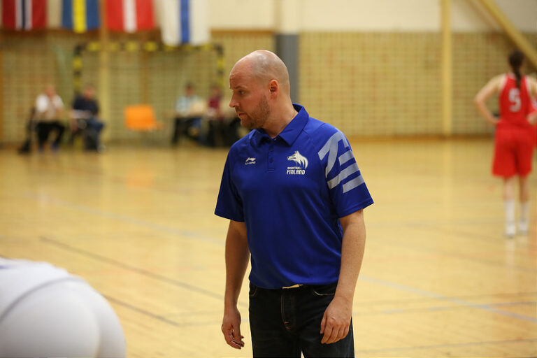 Jussi Laakso Karhun päävalmentajaksi kaudelle 2017/18