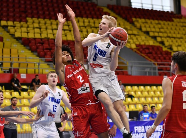 Suomen 20-vuotiaat miehet hävisivät Sveitsille B-divisioonan EM-kisojen avausottelussaan