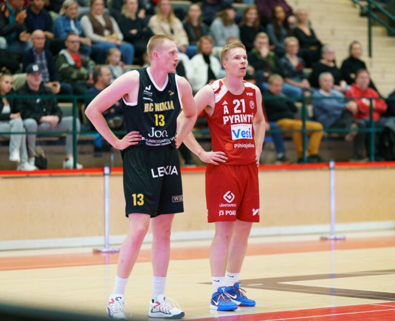 Alemman jatkosarjan playoff-paikoista tiukka taistelu – ylälohkossa kotiedut lukittu