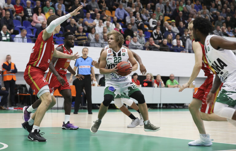 VeikkausTV tarjoaa kauden aikana yli 30 ottelua kotimaista koripalloa