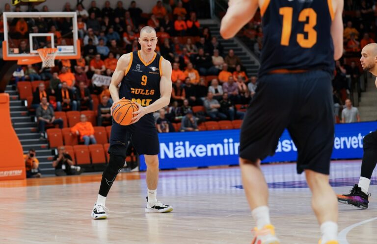 Antti Kanervo ja Kataja Basket loppukauden mittaiseen sopimukseen