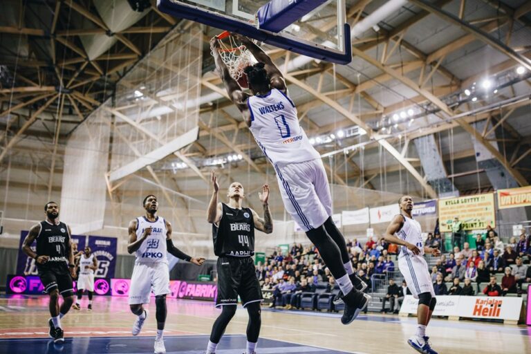 Katajan Basketin toiveet jatkopaikasta kariutuivat, Bakken Bears ratkaisuhetkillä ovelampi