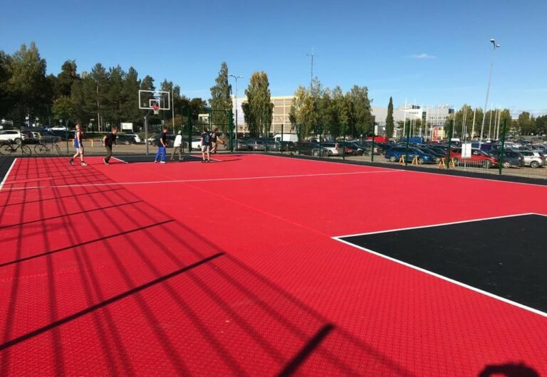Huipputason 3×3- ja katukoriskenttä valmistui Jyväskylään, Lauri Markkanen mukana suunnittelussa