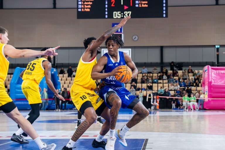 KeShawn Curry iloitsee Katajan menestyksestä mutta on samalla tyytyväinen Korisliigan kilpailullisuuteen: ”Oli ilta mikä hyvänsä ja joukkueet mitkä hyvänsä, kuka tahansa voi voittaa ottelun”