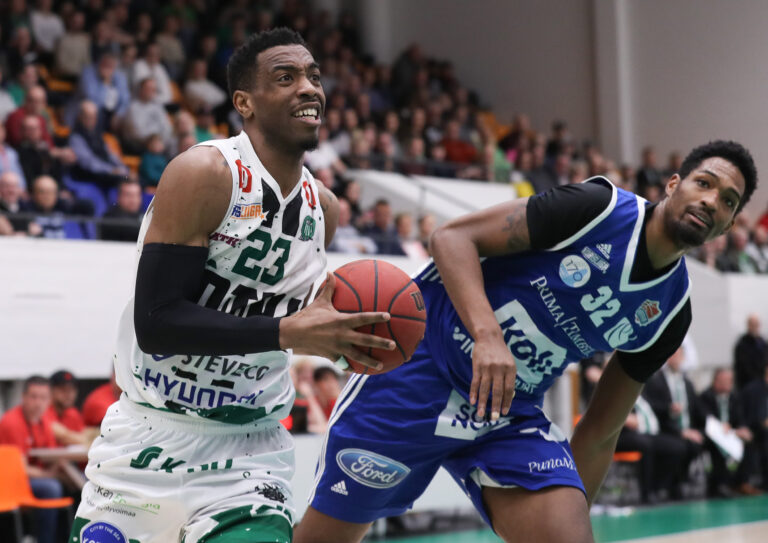 Vilpas, Karhu Basket ja Kouvot jo välierien kynnyksellä – KTP:ltä huima nousu voittoon