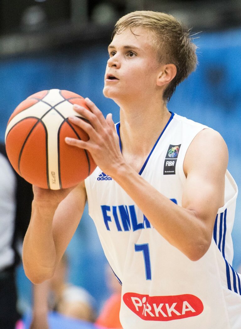 Suomen 16-vuotiaat pojat puhtaaseen lohkovoittoon EM-kisoissa