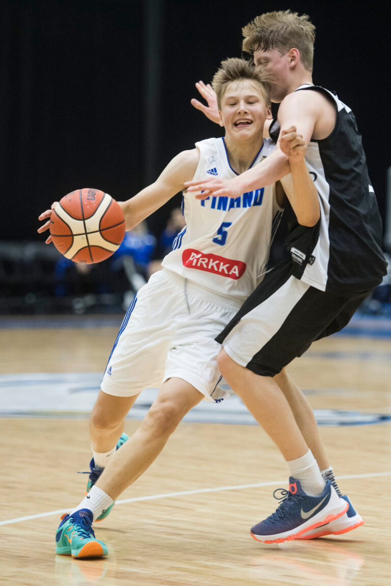 Turkki piirun verran parempi Suomen 16-vuotiaita poikia jatkoajalla