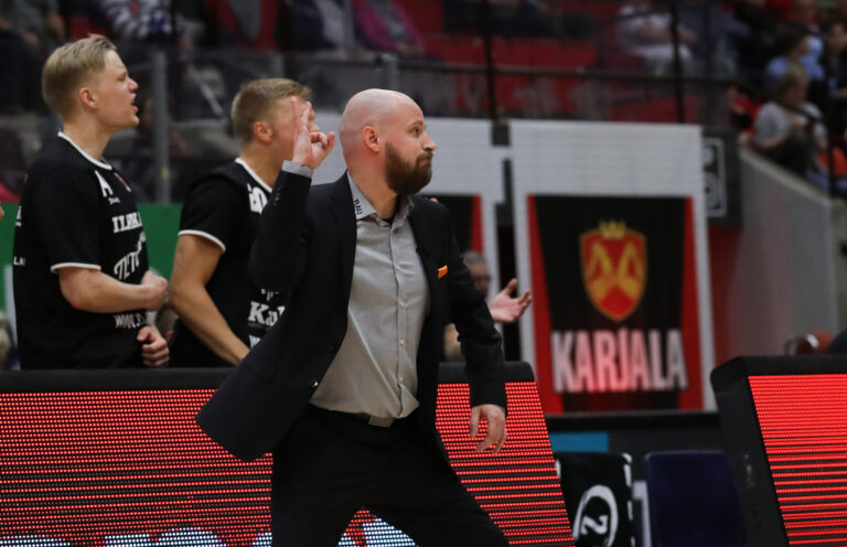 Karhu Basket voiton päässä mestaruuden uusimisesta: ”Tässä kohtaa putket ovat yhtä tyhjän kanssa”