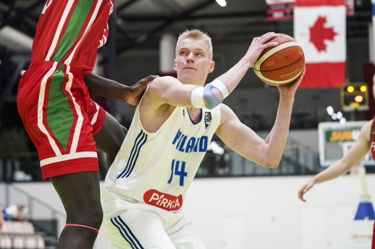 Suomen 20-vuotiaille miehille tappio Bulgariaa vastaan EM-kisoissa, 16-vuotiaat pojat maksoivat Kisakalliossa kalavelkoja
