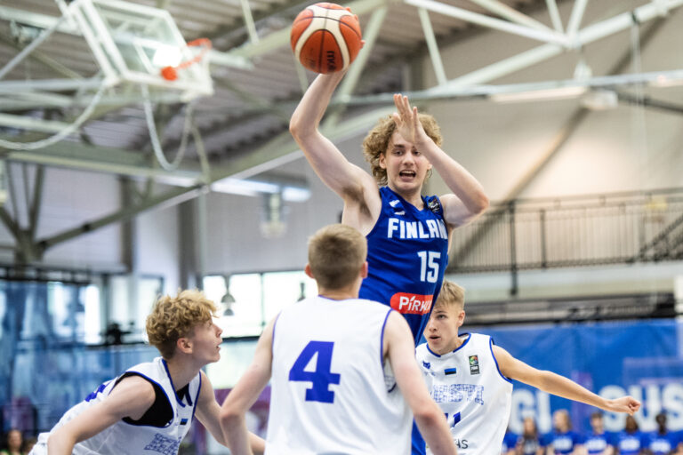 Suomen 16-vuotiaat pojat vakaalla esityksellä voittoon Belgiasta EM-kenraalissa