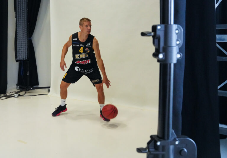 Korisliiga-ennakko: Nokia lähtee pantterijahtiin itänaapurista loikanneen komentajan johdolla