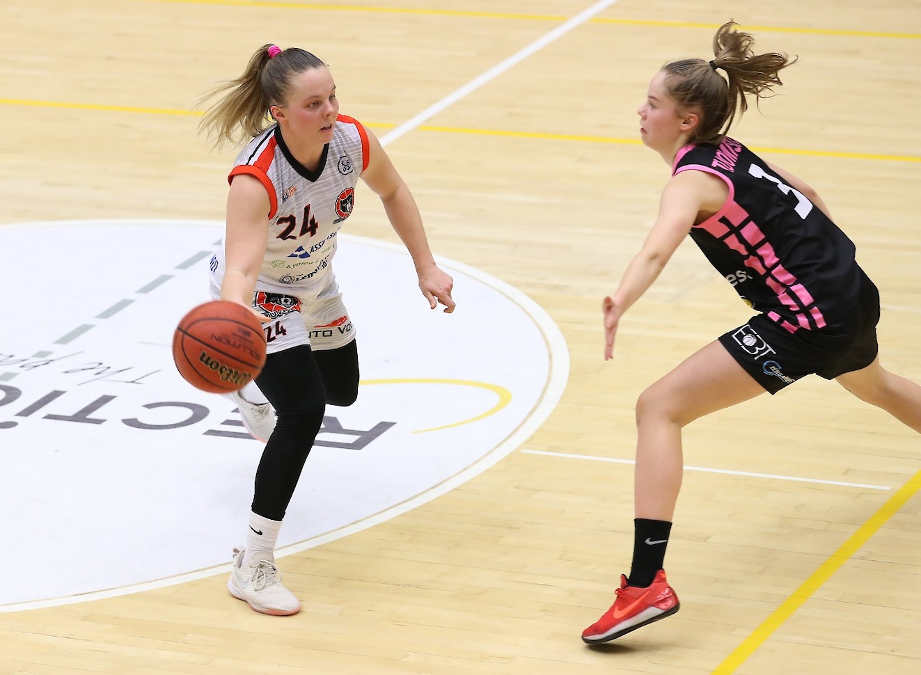 Maria Koskinen tilastoi Kouvottarien riveissä viime kaudella tehot 5,7/1,9/1,2/1,5r.