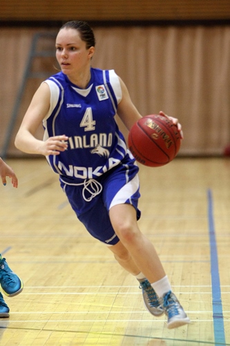 Korisliiga: Nousija Vimpeli voittoputkessa, Catz jatkaa vakuuttavia otteitaan