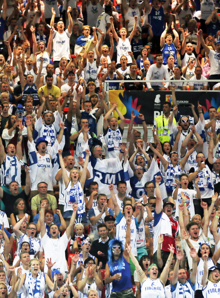 Susijengin Follow Your Team –lippupaketit myytiin loppuun