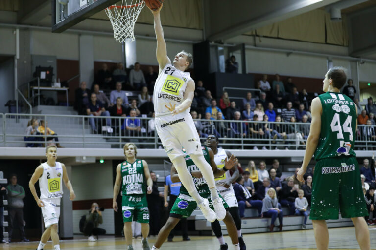 Korisliiga-ennakko: Vahvistunut Kobrat tähyää pudotuspeleihin