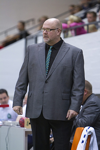 Lars Ekström Kobrien päävalmentajaksi