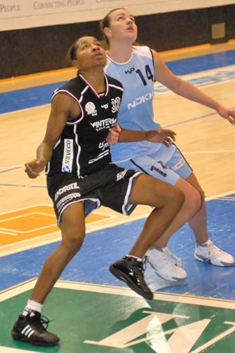Lee palaa Kotkaan, Taylor-James Forssaan