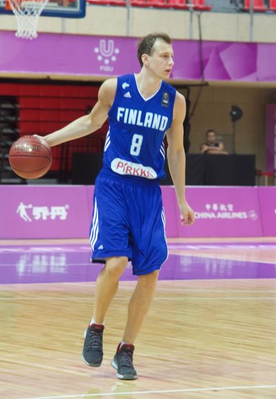 Haastajamaajoukkue jyräsi Hong Kongin, kohtaa puolivälierissä Serbian