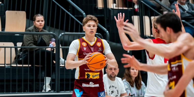 Korisliiga-ennakko: Korihaiden Leo Eklund on yksi kotimaan tuoreista pelaajalupauksista – ”Minkä roolin valmennus minulle antaakin, olen valmis sen ottamaan ja vastuuni kantamaan”