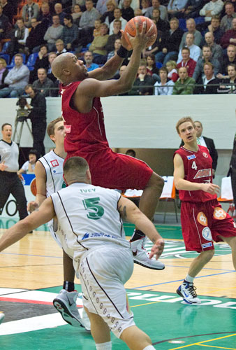 Pyrintö, Kataja ja KTP Korisliigan välieriin