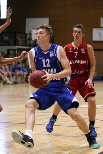 18-vuotiaat pojat voittoon 24 pisteen takaa
