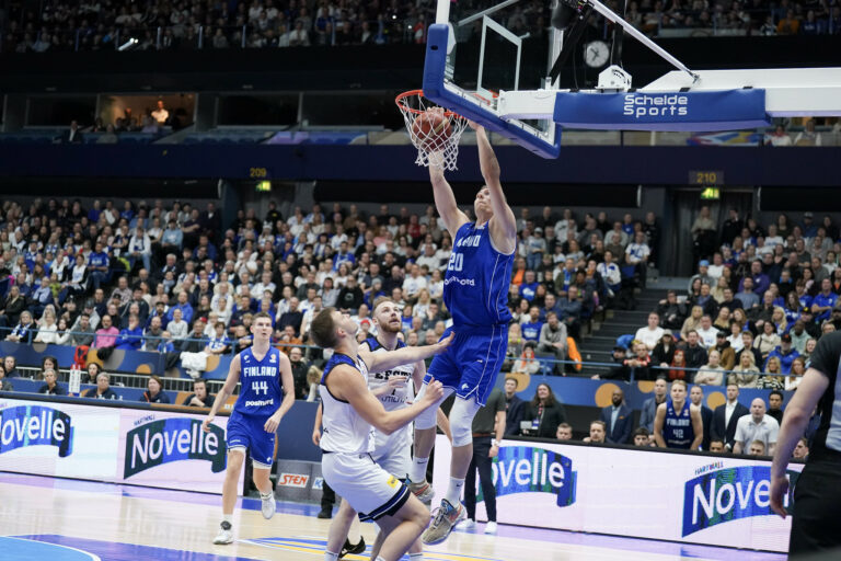 Alexander Madsenilla kaksijakoinen kausi Kreikassa