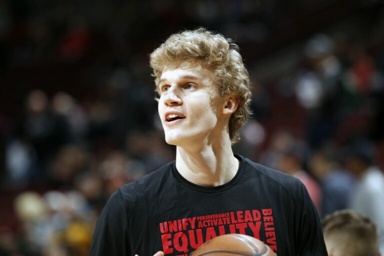 Markkanen jatkaa Bullsissa myös kaudella 2019-20