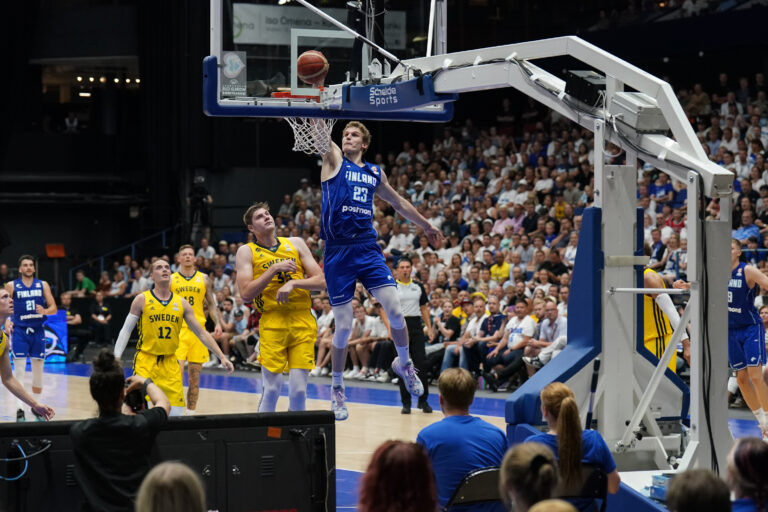 Susijengi varmisti MM-karsintalohkon voiton Lassi Tuovin päävalmentajadebyytissä