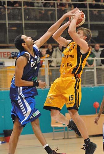 Levypallokuningas Mark McCaroll Korihaihin