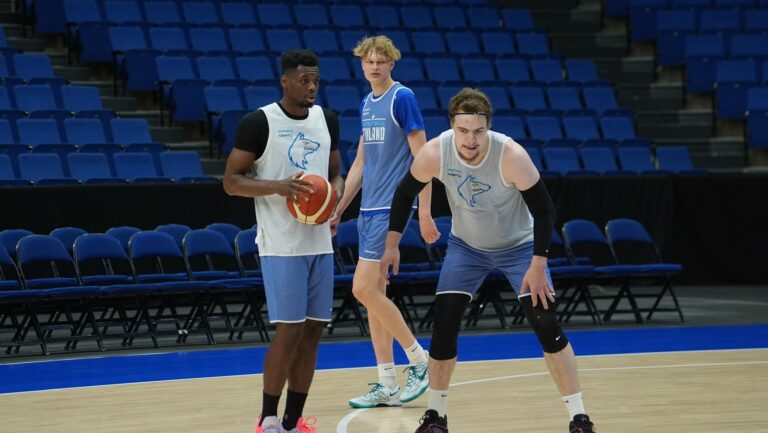 Susijengi-debytantit Tumba ja Muurinen itseluottamuksella illan otteluun