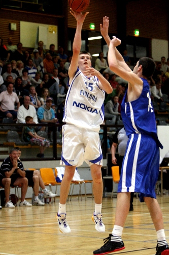 Oskar Michelsen NBA:n Basketball Without Borders -leirille